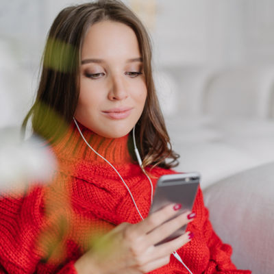 A woman picture from the Duolingo English Test image description task.
